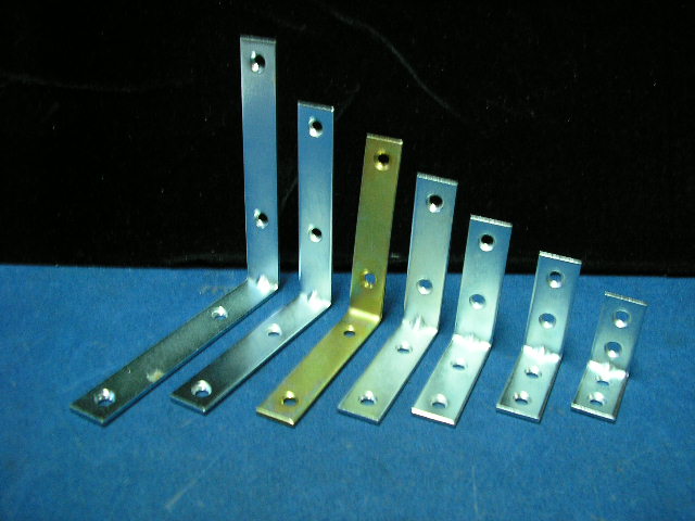 Lastrina angolo zin.cm.3x3