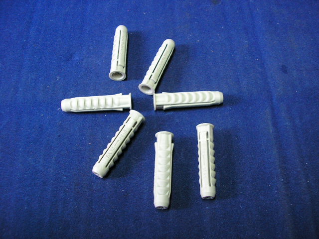 SX6 Tasselli nylon pz.100